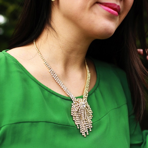 🆑 Silver Crystal Deco Firework Necklace - Picture 2 of 5